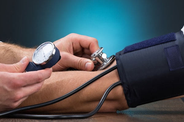 آیا پایین آوردن فشار خون اورژانسی خطرناک است؟